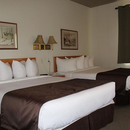 Walking Eagle Inn & Lodge ร็อคกี้เมาน์เทนเฮาส์ ภายนอก รูปภาพ